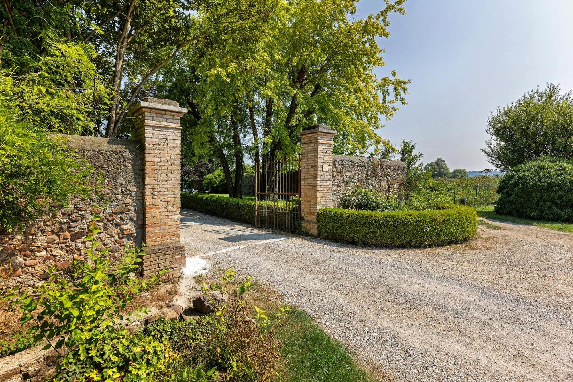 New Agriturismo Corte Olfino Monzambano Exterior foto